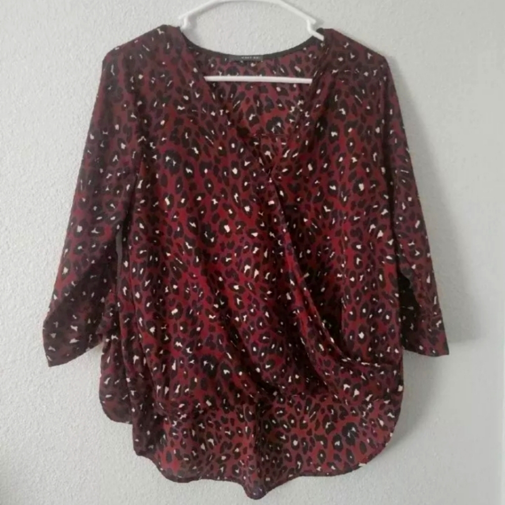 West Kei Faux Wrap Leopard Print Top Womens Small V-Neck 3/4 Sleeve Pleated Back